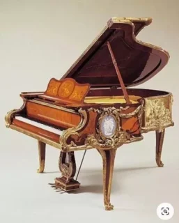 luxury-piano